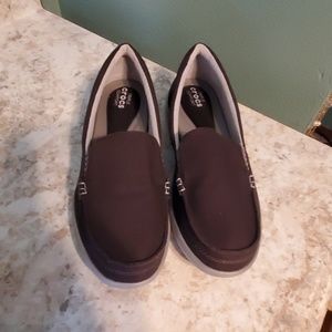 Crocs Women's Walu ll Canvas Loafer